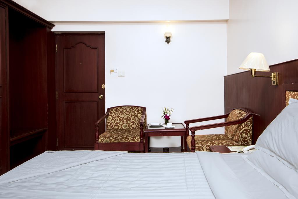 Rr Residency Kodaikanal Phòng bức ảnh